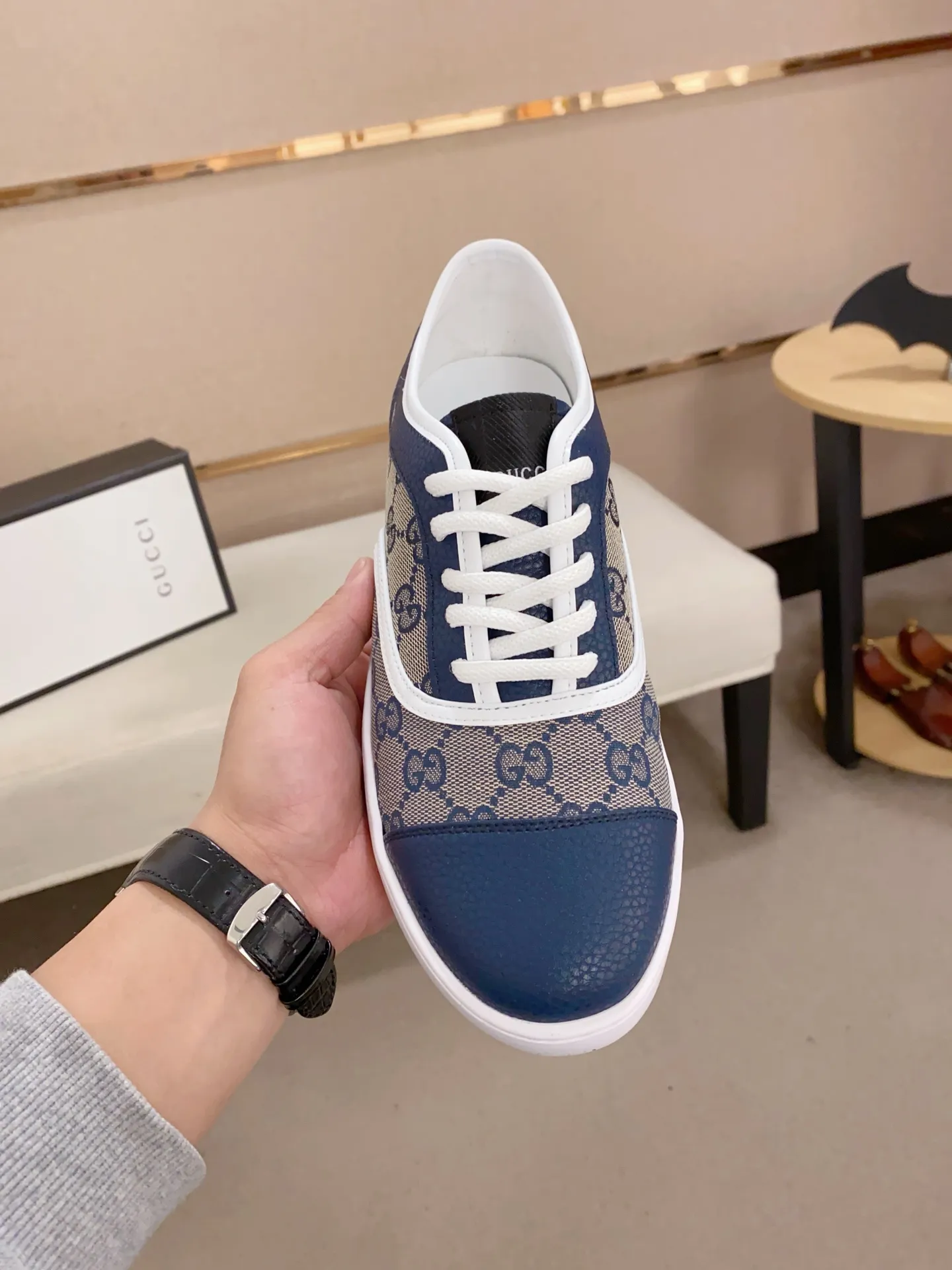Men's clothing and shoes💰:400💰 (GUCCI) The latest model from the official website 🎁🎁Casual and fashionable men's shoes👟, hot style 💥The version is simple and elegant, exclusive for trendy men. Unique official website latest brand elements 👑Gucci original decoration, fashionable and generous, the fabric is original cowhide ✅sheepskin lining, the official website specifies wear-resistant casual outsole, the classic model is taken in kind at the counter🎬38-44 (45 is not returned or exchanged)